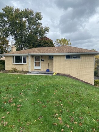 14001 Michael Dr, Irwin, PA 15642