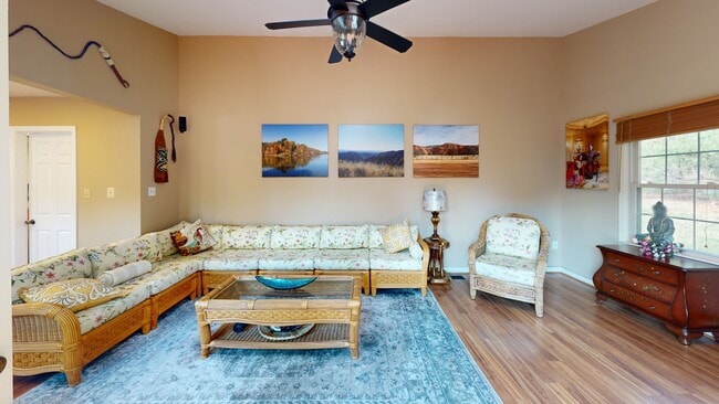 21113 Kaul Ln, Germantown, MD 20876 - photo 2