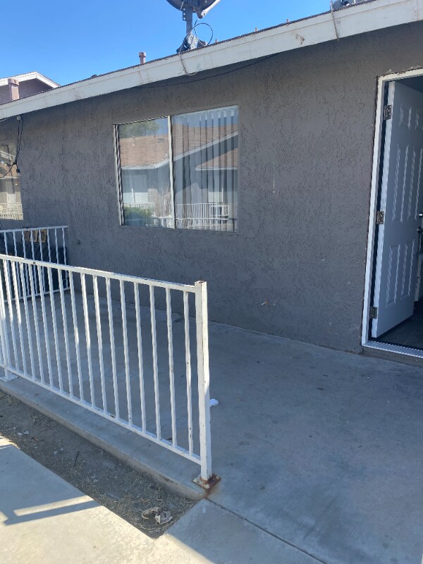 18335 Montezuma St unit 2, Adelanto, CA 92301 - photo 7