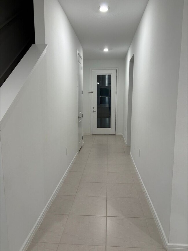 17729 Wind Chime Row, Land O' Lakes, FL 34638 - photo 4