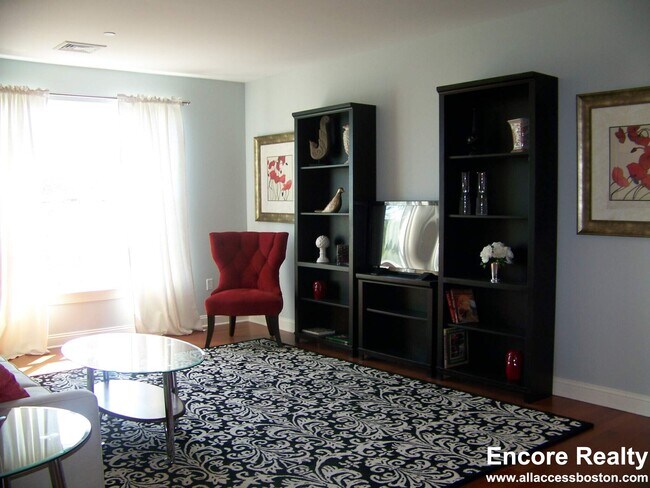 40 River St unit 111, Boston, MA 02108 - photo 5