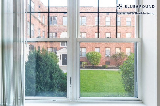 266 Harvard St unit FL1-ID1273, Cambridge, MA 02139 - photo 4