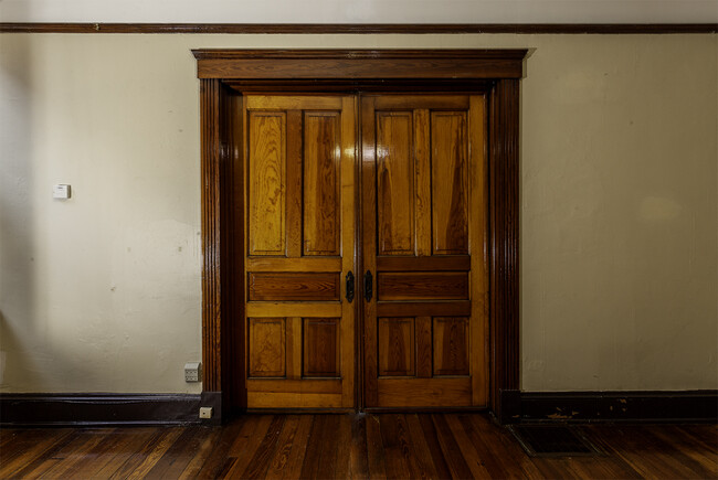 Pocket doors between LR and BR