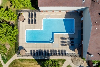 313 W Happfield Dr, Arlington Heights, IL 60004