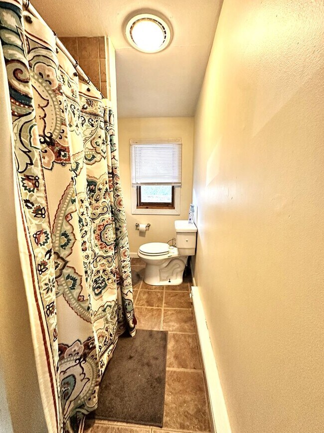 40-42-42 North Ave unit 40 North Ave, Burlington, VT 05401 - photo 4