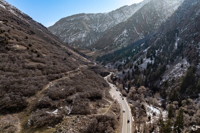 Cottonwood Heights residents enjoy close proximity to Big Cottonwood Canyon.