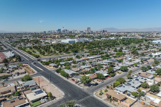 Heading into the heart of downtown Las Vegas is easy from Downtown North Las Vegas.