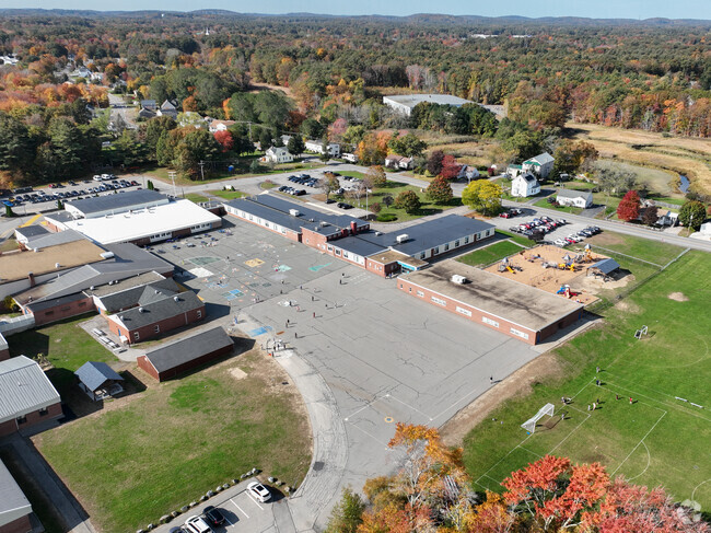 Seabrook Elementary School has a well-maintained campus.
