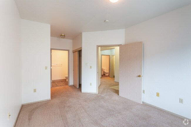 Country Club Apartments, Eugene, OR 97401 - photo 4