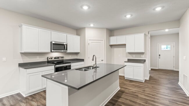 3639 Heritage Farm Ln, Amelia, OH 45102 - photo 2