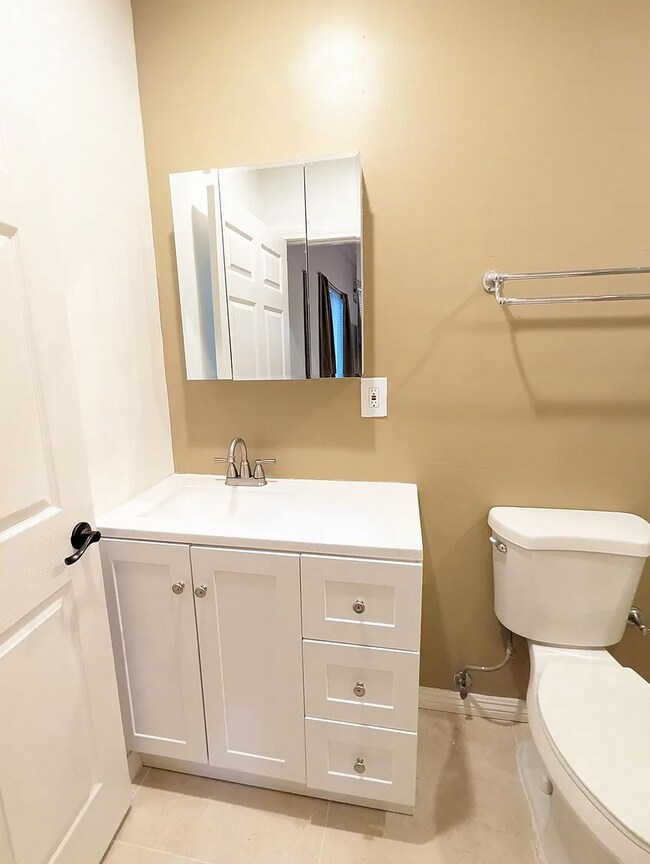 12640 Bessemer St unit 1, North Hollywood, CA 91606 - photo 2