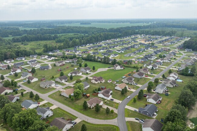 Mount Orab has gridded streets with manicured lawns.