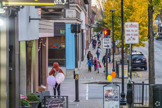 Families living in Woodburn are fortunate to have the city ammenities to enjoy.