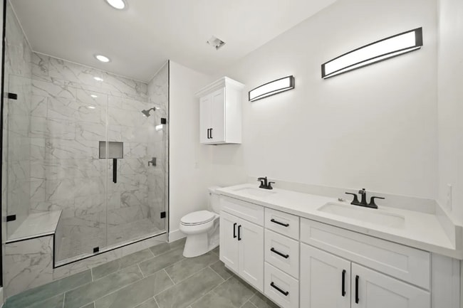 8131 Woodward St unit B, Houston, TX 77051 - photo 6