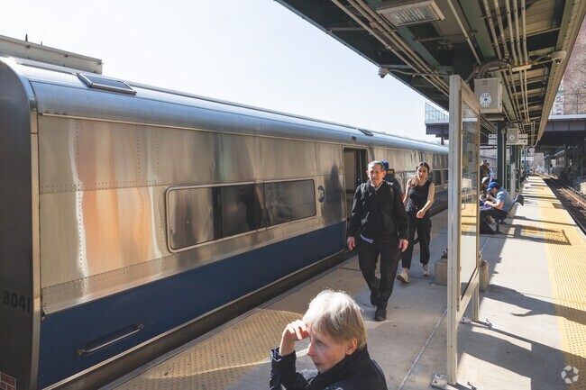 Commuters from Kingsbridge enjoy easy access into Manhattan via the Metro North.