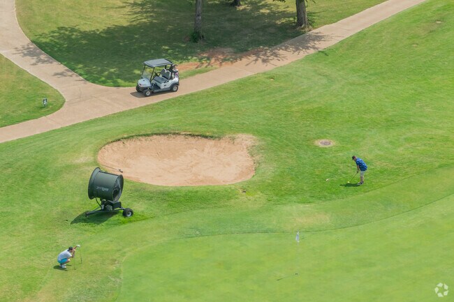 Earlywine Golf Course near Mayfield lets locals enjoy golfing.