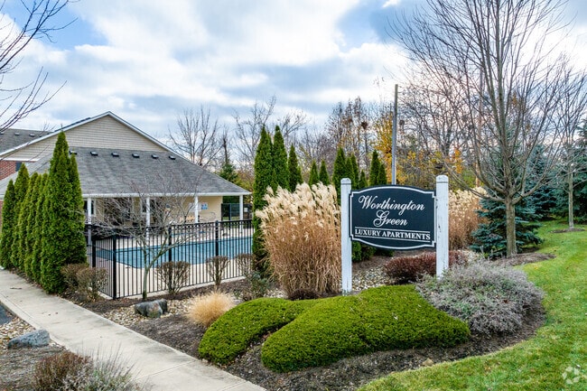 Worthington Green Luxury Apartments in Park Club feature a swimming pool.