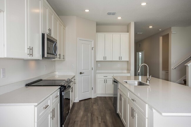 12192 Cattleside Dr, Riverview, FL 33579 - photo 2