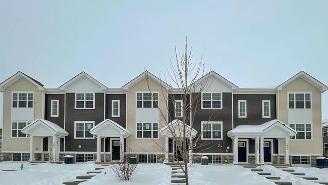 1447 Oakfield Ln, Pingree Grove, IL 60140 - photo 2