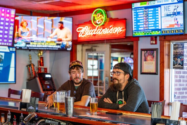 Bigdogz Grill is a Oakland