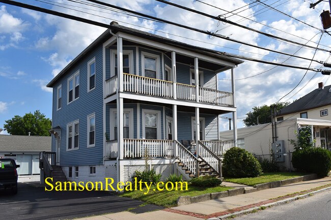 979 Mineral Spring Ave unit 2, North Providence, RI 02904 - photo 2