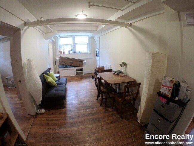 241 Freeman St unit D, Brookline, MA 02446 - photo 3