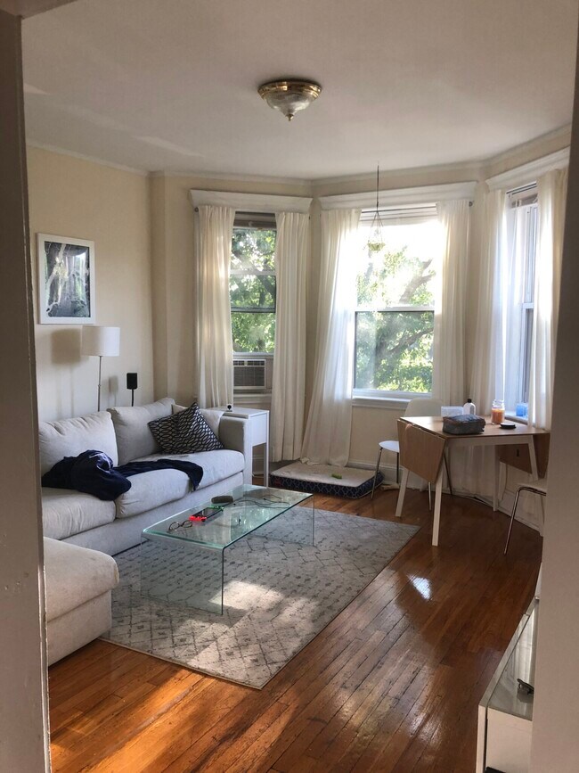 362 Riverway Unit 17, Boston, MA 02115