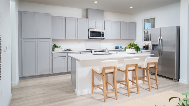 2329 Miekle Ave, Woodland, CA 95776 - photo 2