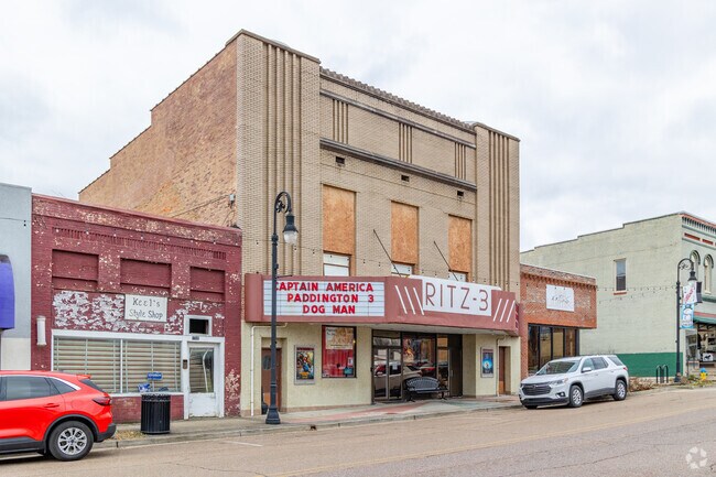 The Ritz 3 is a historical cinema located on Main Street in Milan.