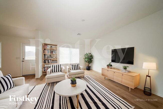 433 Labelle Ln, Tuttle, OK 73089 - photo 3