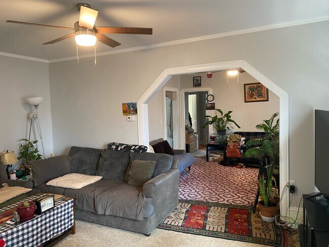 25 Forest St unit 25 Forest St, Providence, RI 02906 - photo 2