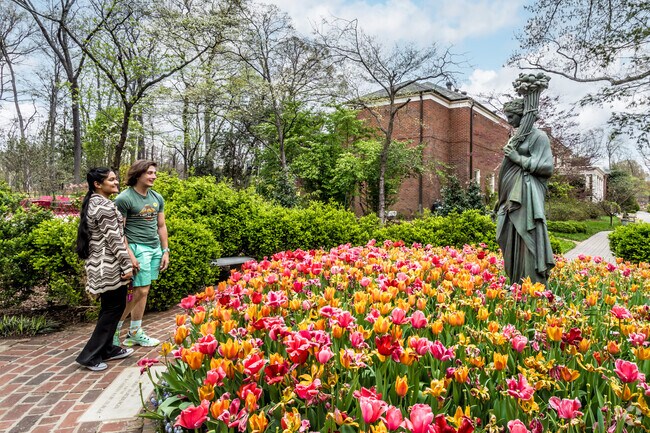 You can stroll around the beautifully designed Dixon Gallery & Gardens, which is near Poplar Pines, and admission is always free.