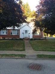 6 N Davis St, Orchard Park, NY 14127