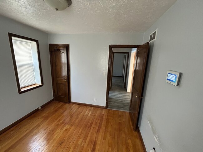 7252 W Appleton Ave, Milwaukee, WI 53216 - photo 4