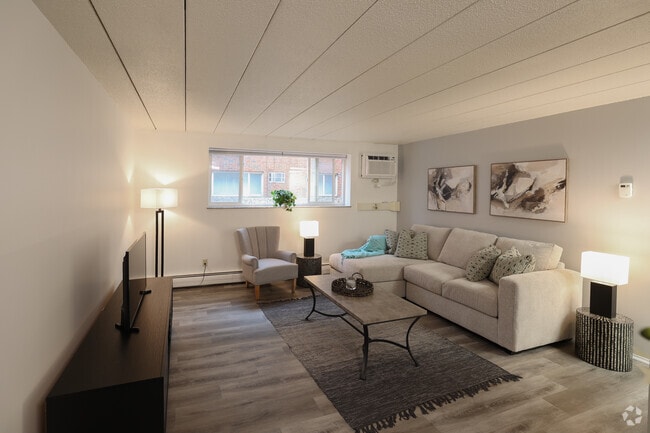 1BR, 1BA - 700SF - Living Room