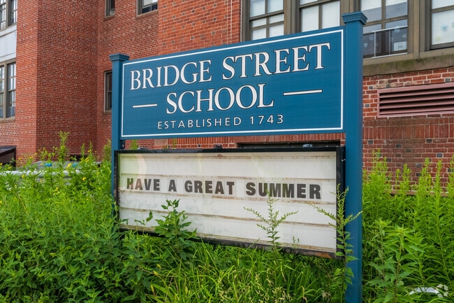 Bridge Street School population is made up of 47% female students and 53% male students.