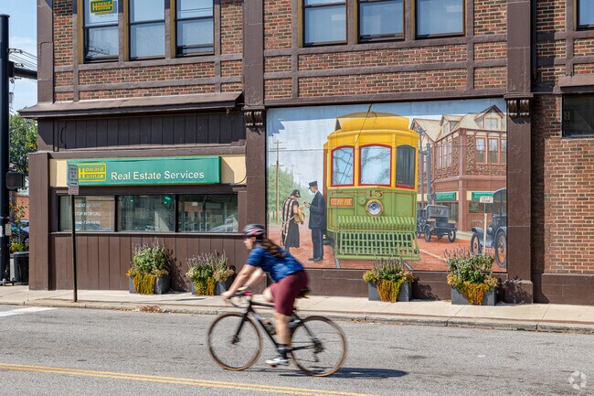 Cycling and walking around Cedar-Fairmount is easy and enjoyable.