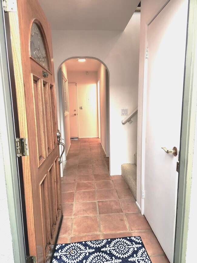 5322 Colodny Dr, Agoura Hills, CA 91301 - photo 2