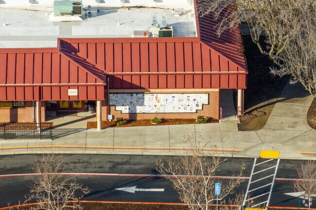 The student -teacher ratio is 22 to 1 at Indian Creek Elementary School.