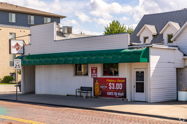 Brick Street Tavern is your neighborhood spot for good times near Old Millard East.