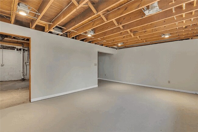 1736 Pierce St, Aliquippa, PA 15001 - photo 7