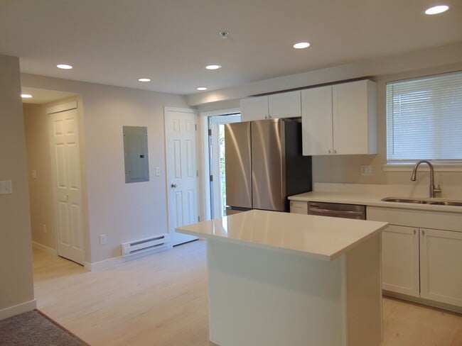 721 Collyer St, Longmont, CO 80501 - photo 6