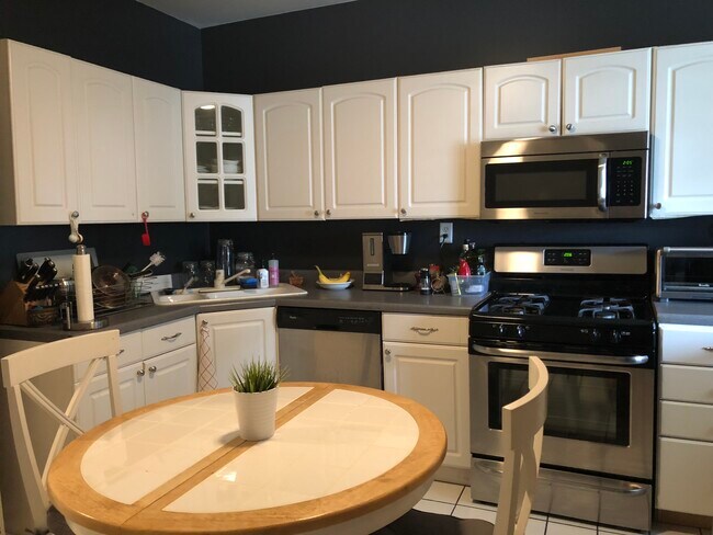 3234 N Whipple St unit 1, Chicago, IL 60618 - photo 4