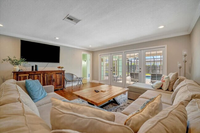 14914 Crown Dr unit ID1052908P, Largo, FL 33774 - photo 2