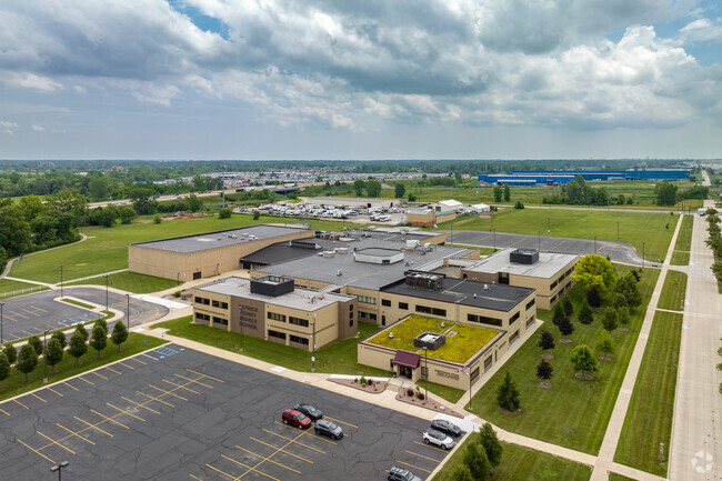 Aerial view of Patrick Henry Middle School in the city of Trenton.