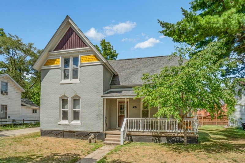 212 W Locust St unit A, Mount Pleasant, MI 48858 - photo 1