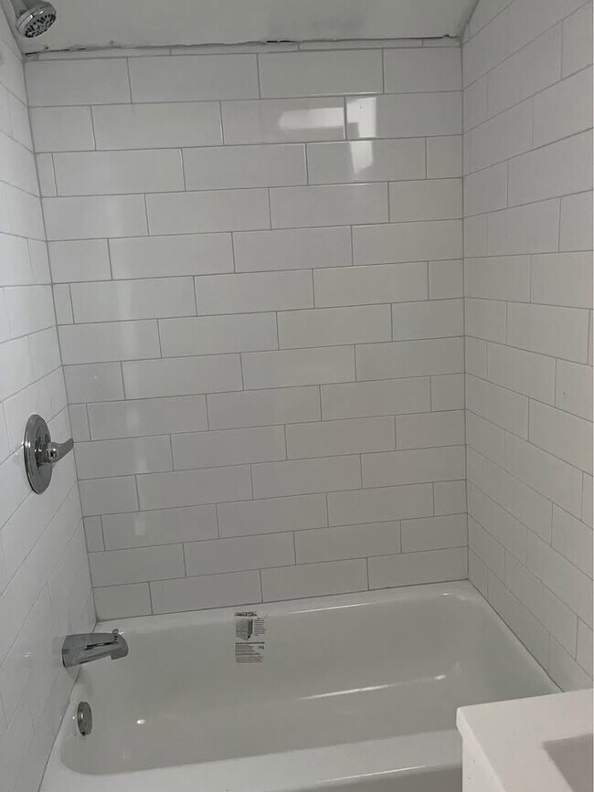 21 Prince Ave Unit 3, Lowell, MA 01852