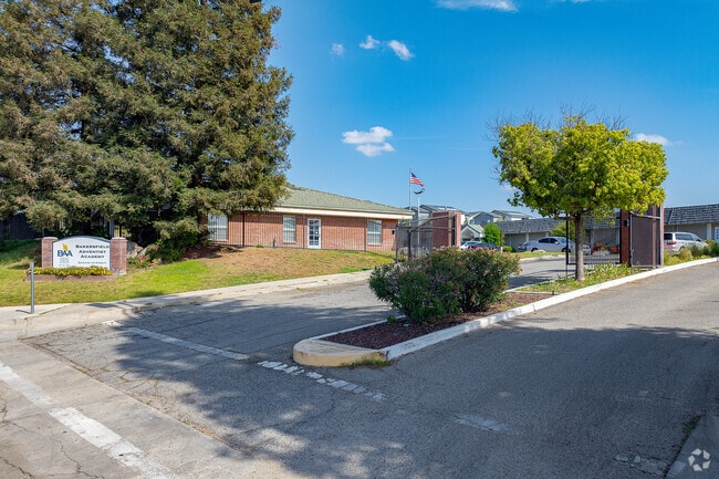 Bakersfield Adventist Academy is a private school in East Bakersfield.