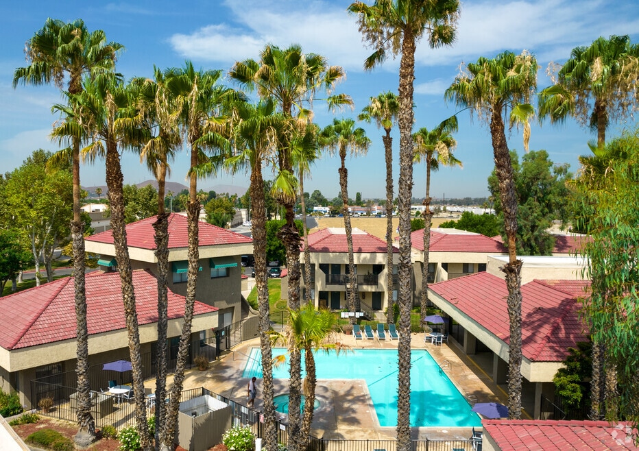 CENTREPOINTE, Colton, CA 92324 - photo 1