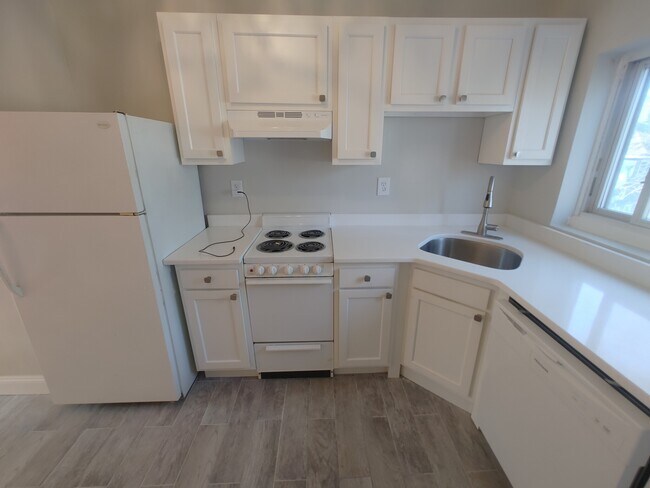 50 Saint Stephen St unit 27, Boston, MA 02115 - photo 5
